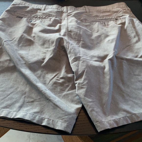 Hurley men’s size 40 gray shorts - Picture 3 of 3